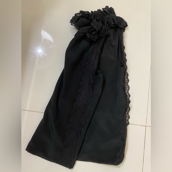 Solid silk black blouse with ruffle collar - Picture 4 of 4